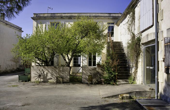 Maison et dépendances — photo 5