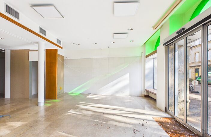 Local commercial — photo 2
