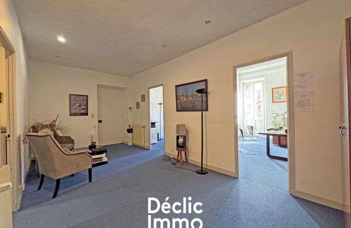 APPARTEMENT AVEC COUR ET BALCON - BOULEVARD DU JEU DE BALLON - GRASSE  — photo 3