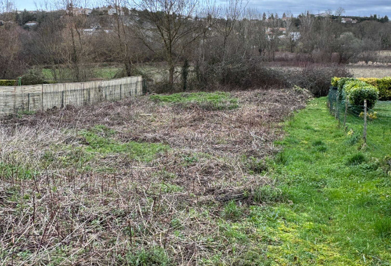 Terrain constructible à Angoulême — photo 1