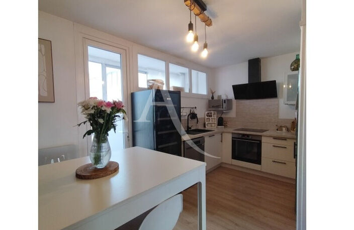 Frontignan - Appartement T3 de 72M² avec terrasse et stationnements — photo 4