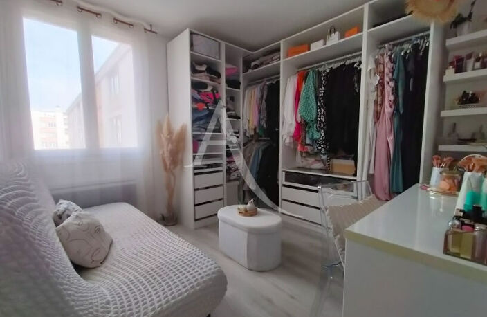 Frontignan - Appartement T3 de 72M² avec terrasse et stationnements — photo 5