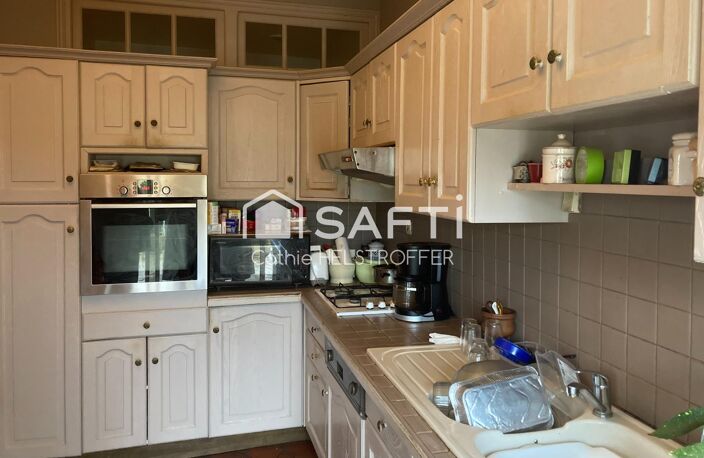 Maison T5 + studio + local  commercial avec vitrine + espace stockage — photo 4