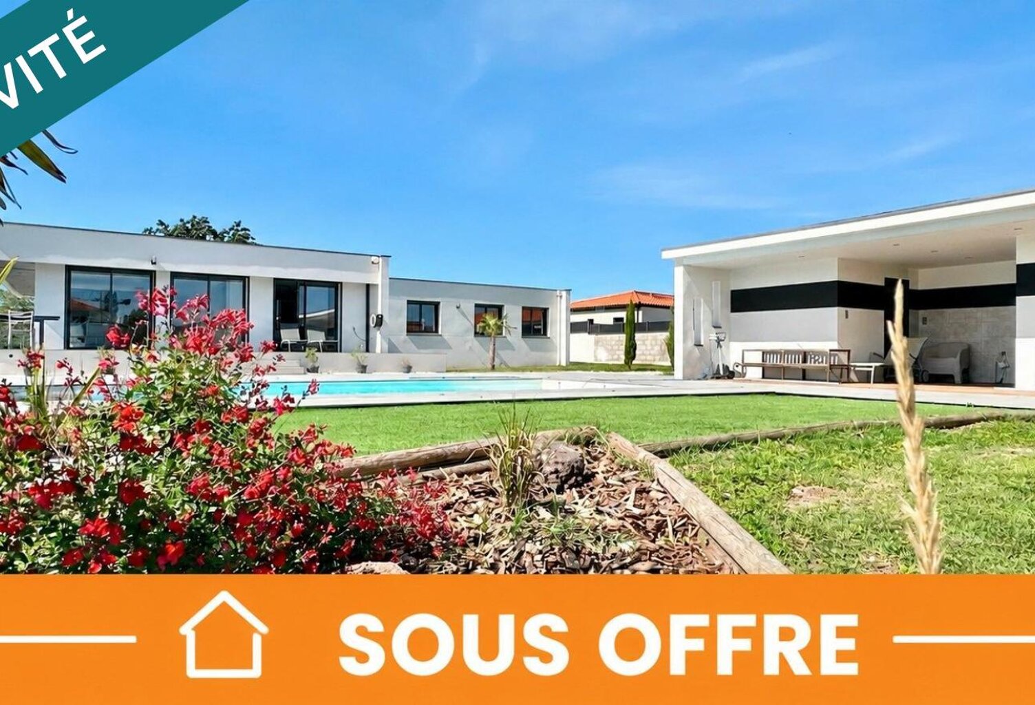 Villa contemporaine avec piscine  Orcet — photo 1