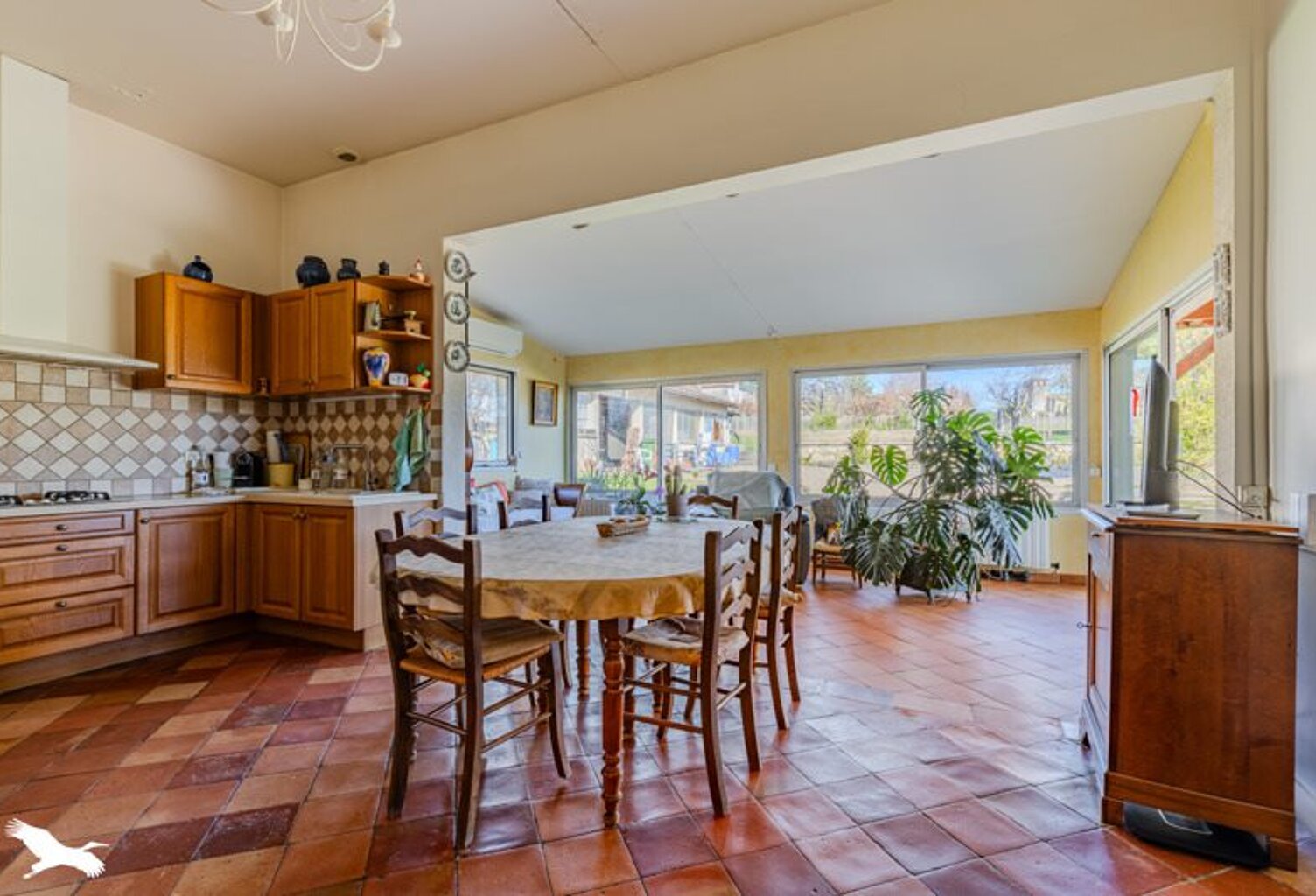 Maison en pierre de 4 pièces principales — photo 1
