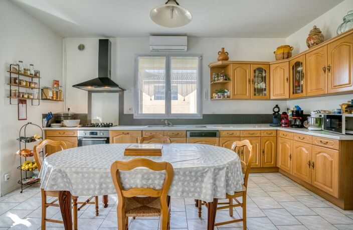 Maison en pierre de 7 pièces principales — photo 2
