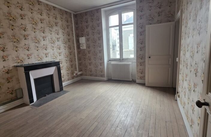 Vente immeuble   Neuvy-Saint-Sépulchre (36230) — photo 2