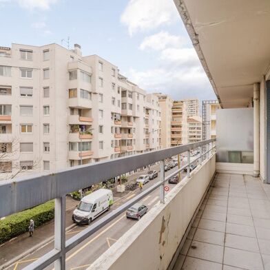 Appartement 3 pièces 236700 €