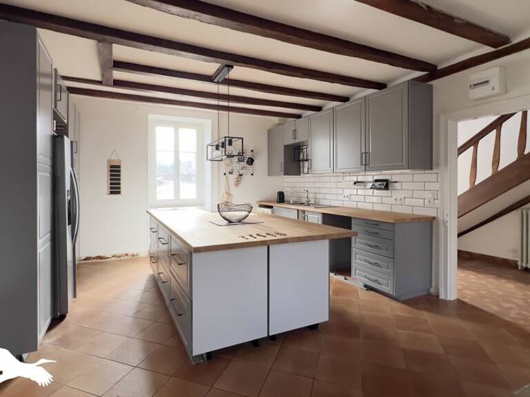 Maison en pierre de 5 pièces principales — photo 1