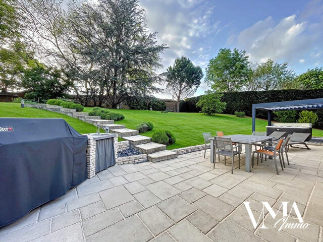 Maison de 133m2 sur une parcelle de terrain de 1645m2 / Liss — photo du bien