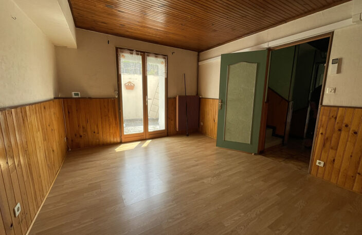 Maison centre ville BOURG DE THIZY avec terrain attenant — photo 3