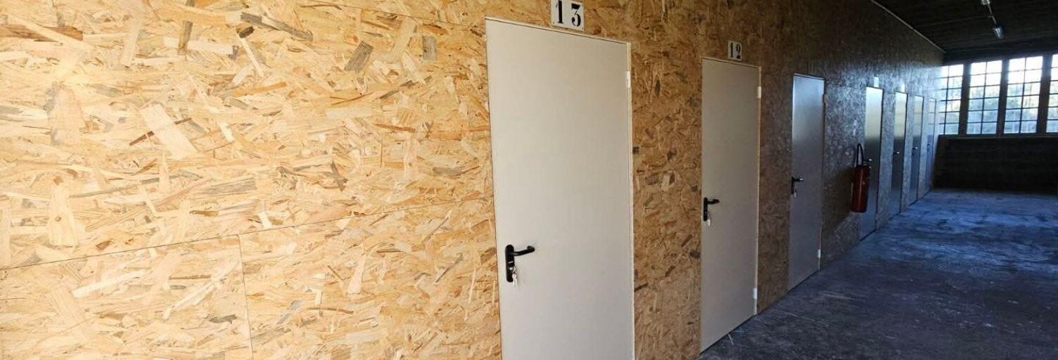 Commerce  950 m² à vendre à Saint-Aubin-du-Cormier (35140)