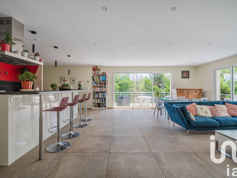 Vente Maison/villa 8 pièces — photo 1