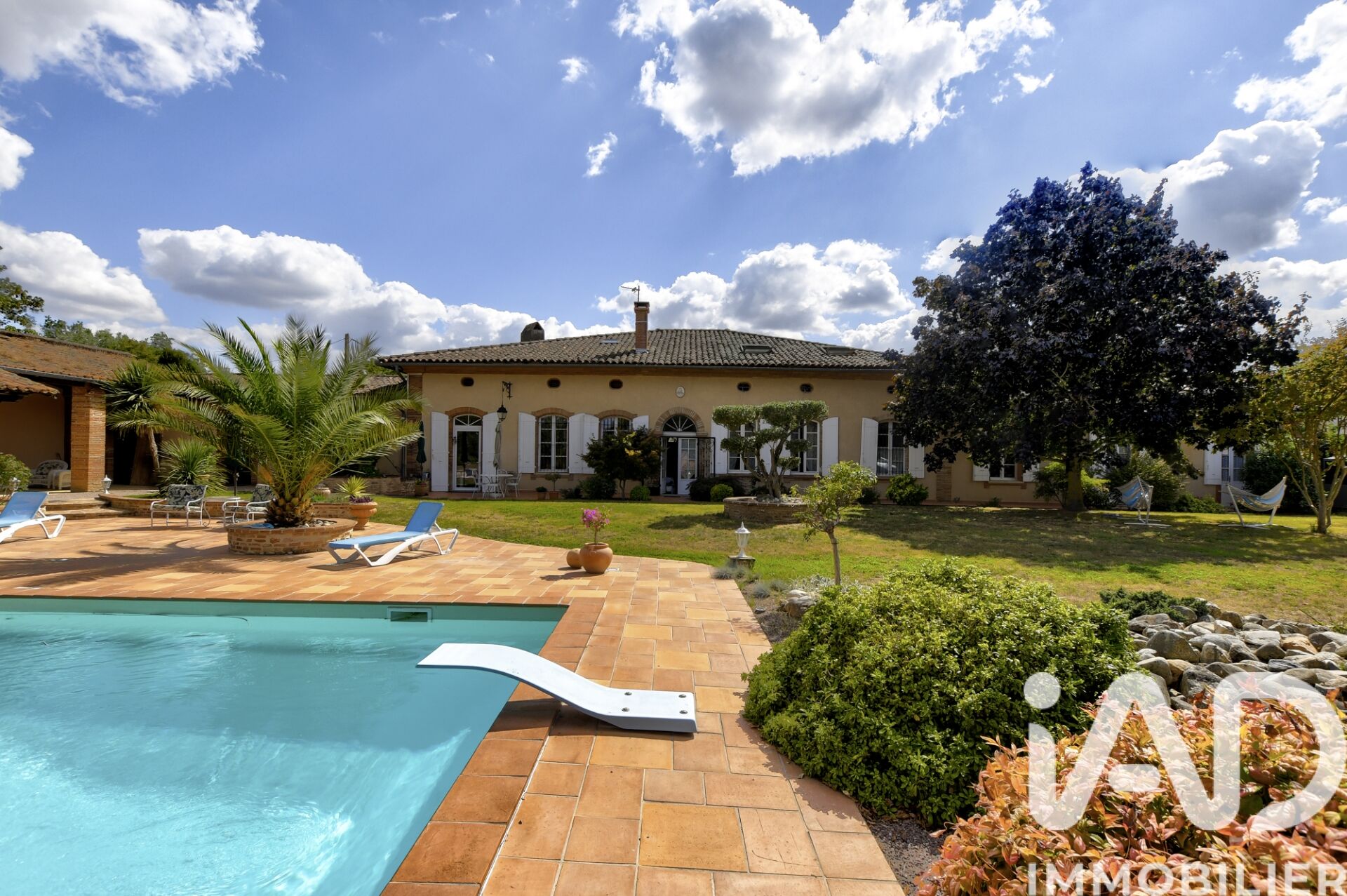 Larra - 435m² - 11p.