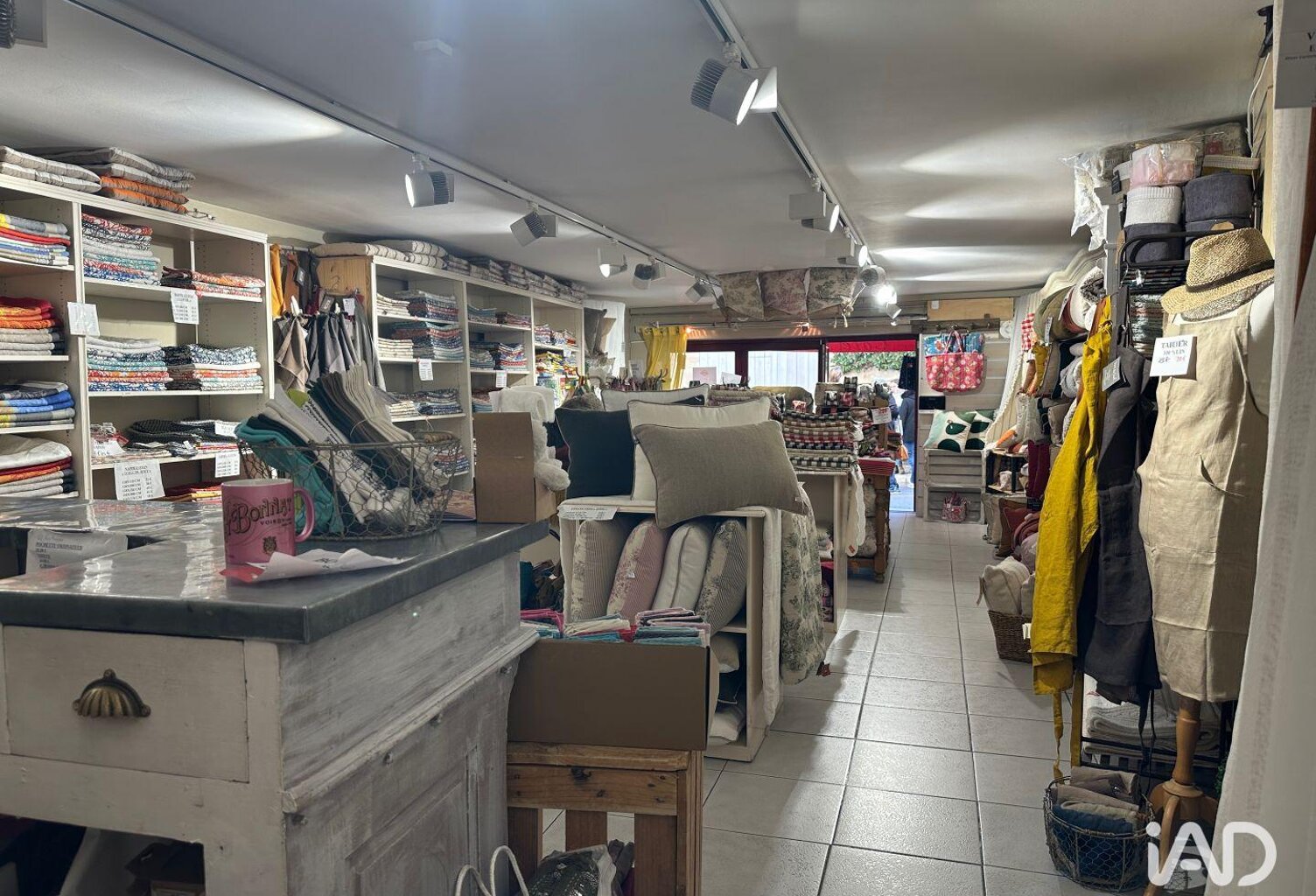 Vente Boutique/Local commercial 75 m&sup2; — photo 1