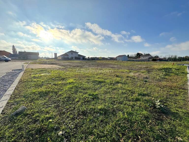 Terrain 575 m² - 10 min LA TOUR-DU-PIN — photo 1