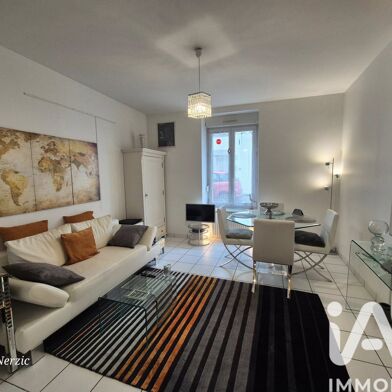 Appartement 3 pièces 240000 €
