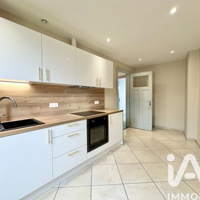 Appartement 3 pièces 700 €