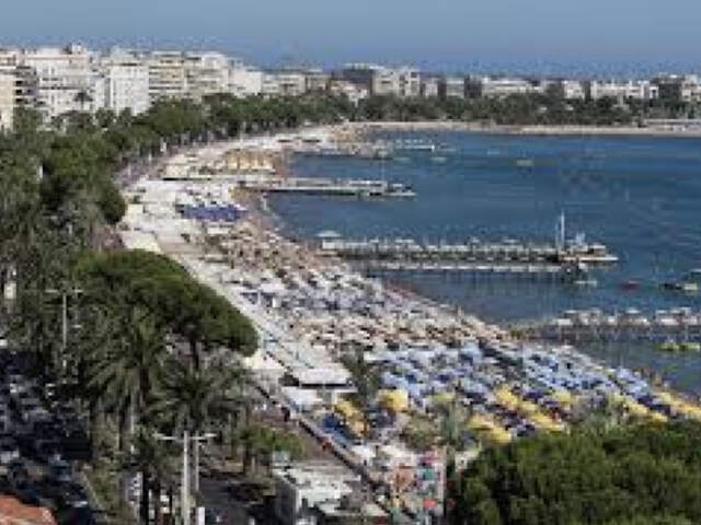 CANNES CENTRE BANANE À 200 M DE LA CROISETTE RESTAURANT 200 — photo du bien