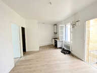 A VENDRE IMMEUBLE DE RAPPORT 3 APPARTEMENTS - SECTEUR BORDEAUX CAPUCINS / COURS DE LA MARNE — photo 2