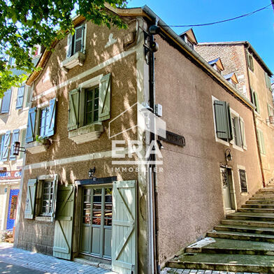 Maison 6 pièces 1700 €