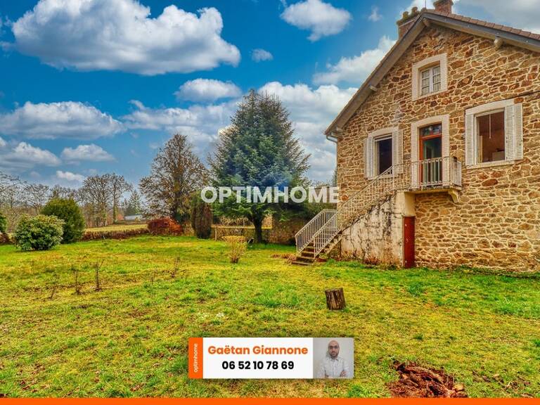A vendre Maison en pierre , 70 m², 3 chambres, à Neuvic (19), 900 m² de jardin — photo 1
