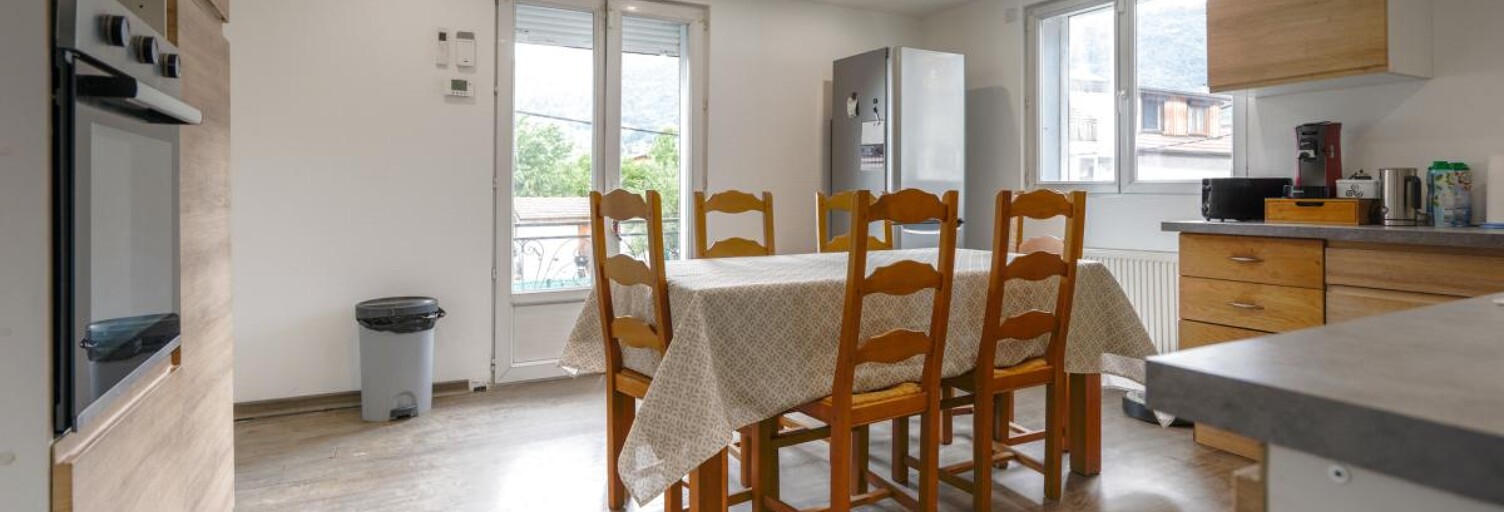 Appartement 4 Pièces 96 m² à vendre à Cluses (74300)