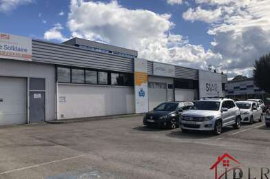 Commerce  695000 €