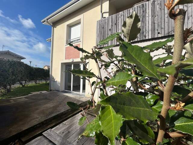 Appartement À Vendre — photo du bien