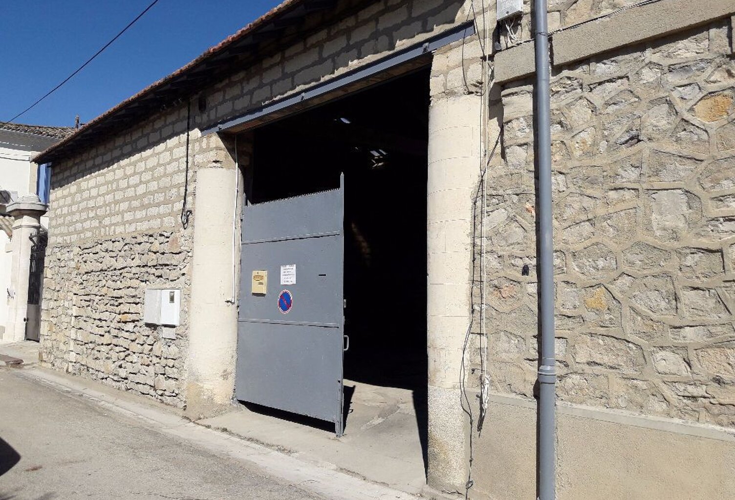 Parking ouvert  À Louer — photo 1