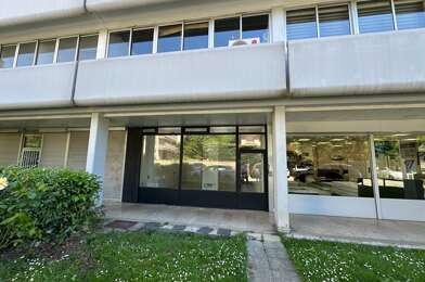 Commerce 2 pièces 890 €