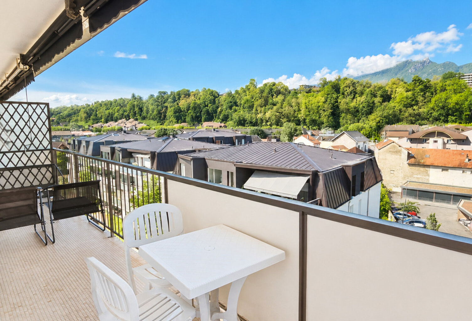 Appartement à vendre 5 pièces entre ville et lac - AIX LES BAINS (73)  Dernier étage — photo 1
