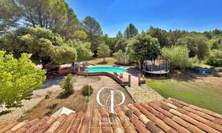 Maison 8 Pièces 236 m² à vendre à Saint-Cannat (13760)