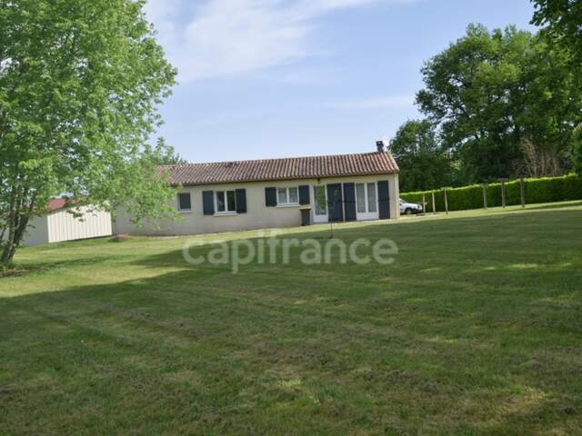 Maison de plain pied - 3 chambres - garage - hangar - terrain clos — photo du bien