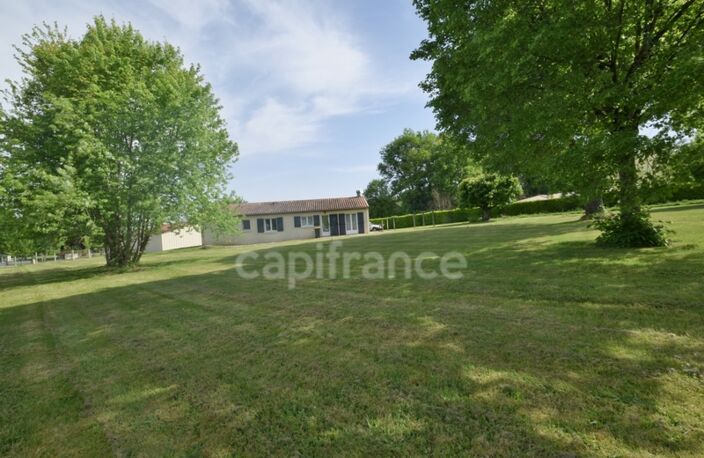 Maison de plain pied - 3 chambres - garage - hangar - terrain clos — photo 3
