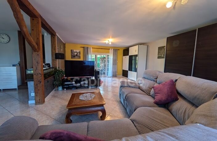 À proximité d’Aumale – Spacieuse maison familiale de 180 m² sur un terrain clos de plus de 1000 m² — photo 3