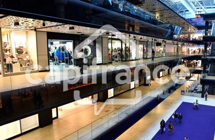 Local de 60m² sur grand axe de passage à vendre MEXIMIEUX (01) — photo 3