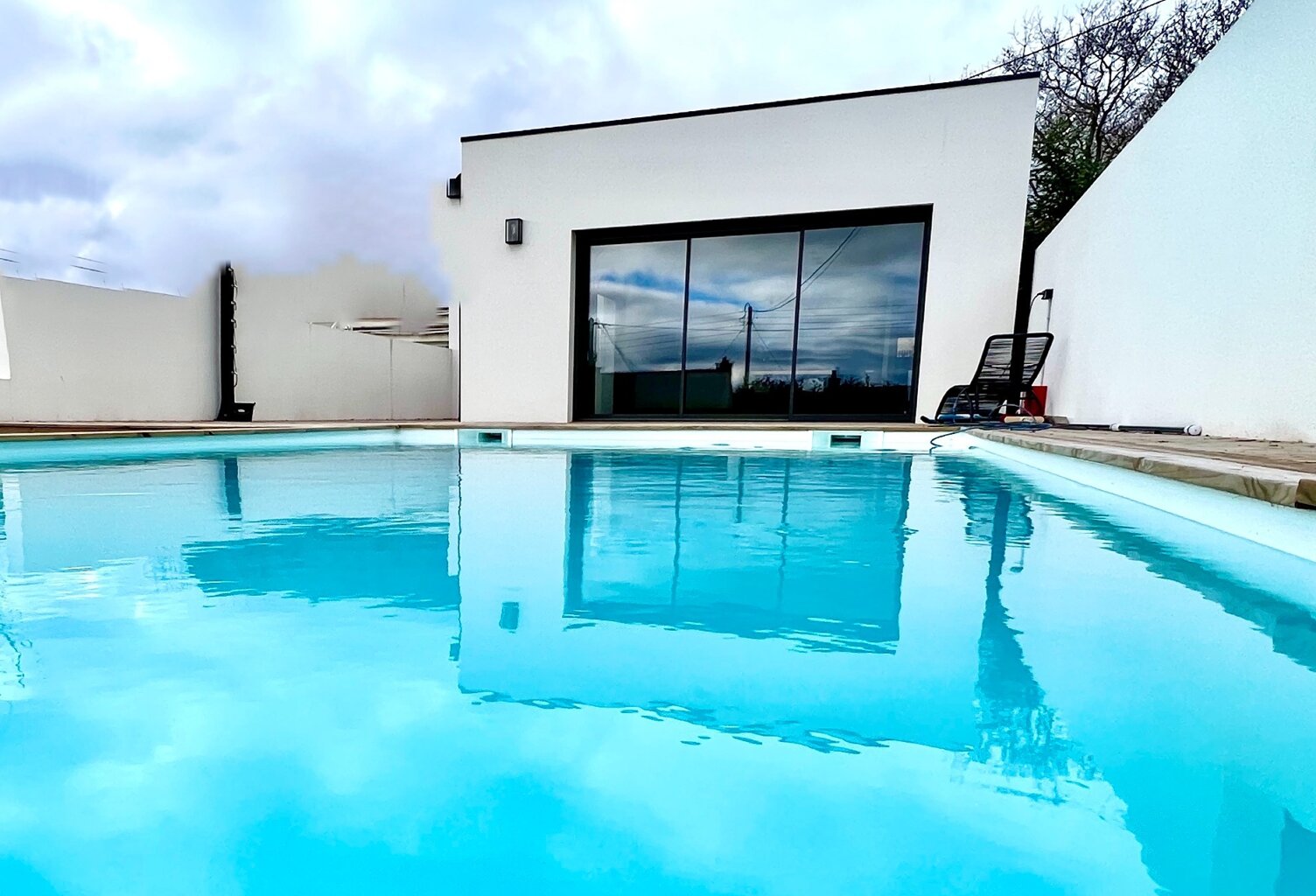 Dpt Finistère (29), à vendre proche de BREST Relecq Kerhuon Maison T5 de 120 m² - Piscine - Garage — photo 1