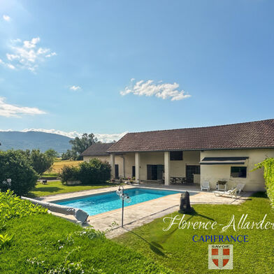 Maison 5 pièces 599000 €