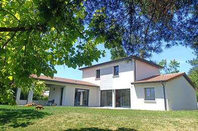 Maison 6 pièces 2850 €