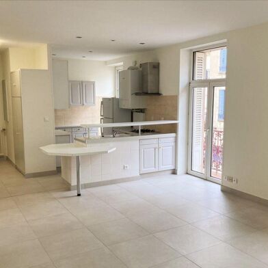 Appartement 3 pièces 860 €