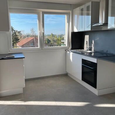 Appartement 3 pièces 815 €