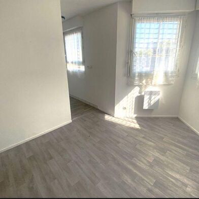 Appartement 1 pièces 700 €