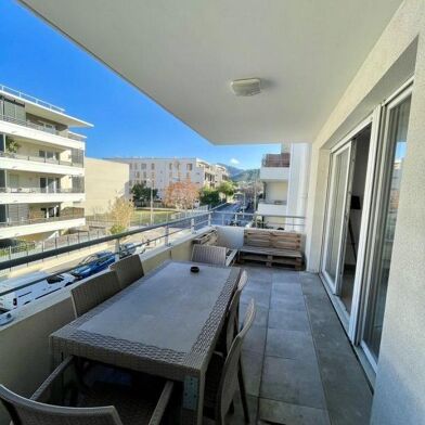 Appartement 2 pièces 1060 €