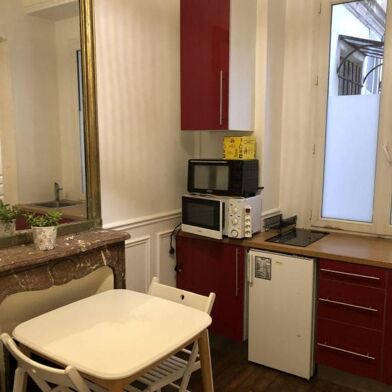 Appartement 1 pièces 890 €