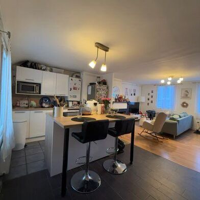 Appartement 3 pièces 750 €