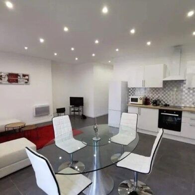 Appartement 4 pièces 1190 €