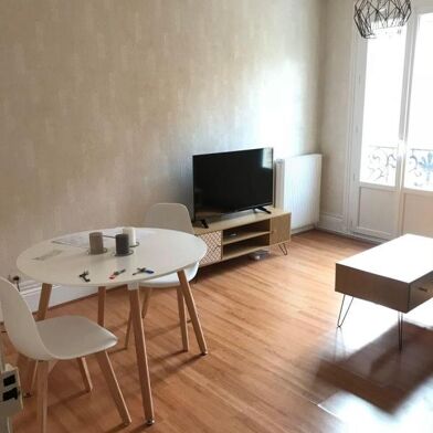 Appartement 3 pièces 750 €