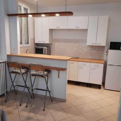 Appartement 1 pièces 900 €