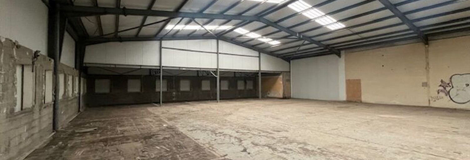 Local industriel  2566 m² à louer à Landivisiau (29400)